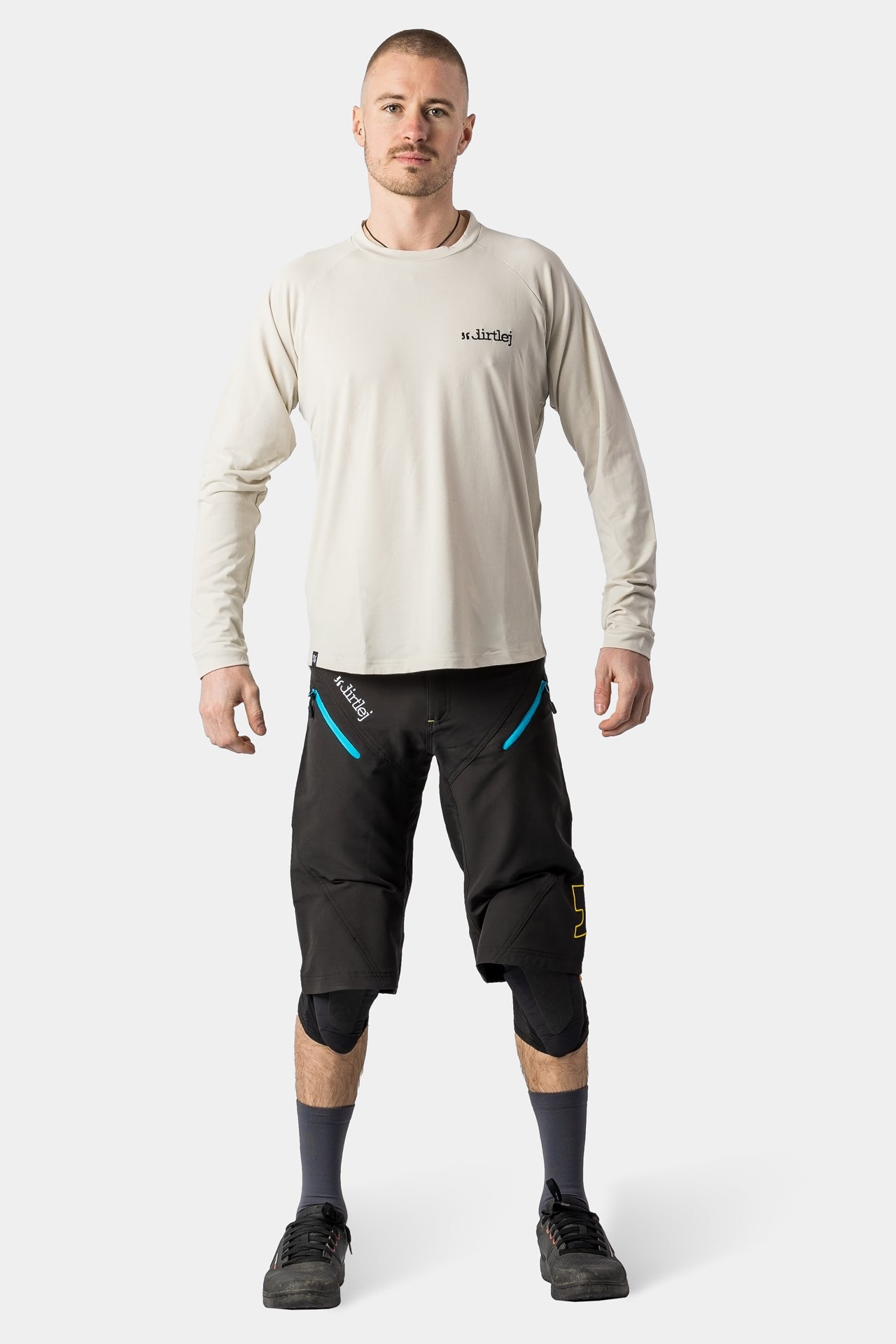 dirtlej mountee merino blacklabel